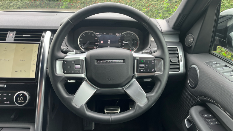 Land Rover Discovery 3.0 D300 R-Dynamic SE 5dr Auto Diesel Station Wagon